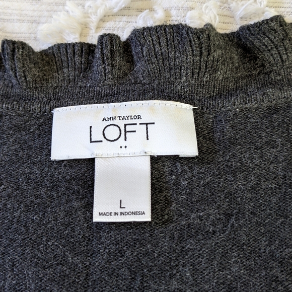 Charcoal gray ruffle edge sweater - Picture 3 of 3